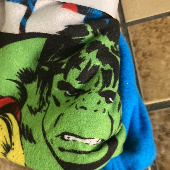 Marvel Comics pajama set - Picture 10 of 12